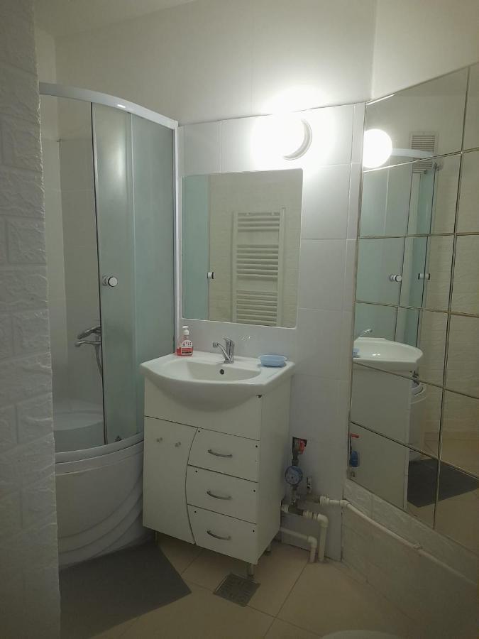 Central Bright Modern Studio Бухарест Екстер'єр фото